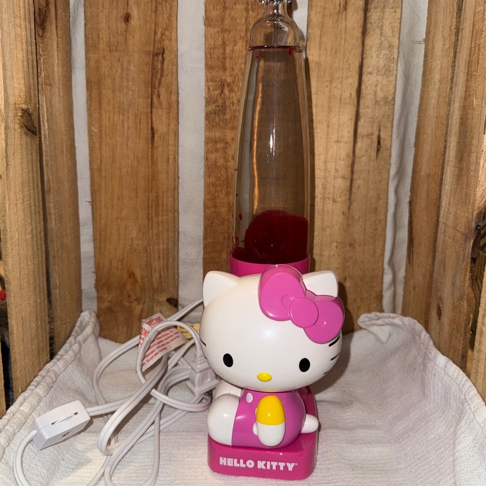 Hello Kitty Pink and White Charger